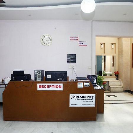 J P Residency Hotel Greater Noida Exterior foto