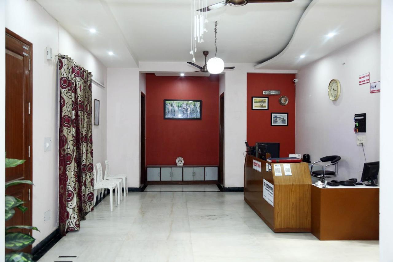 J P Residency Hotel Greater Noida Exterior foto