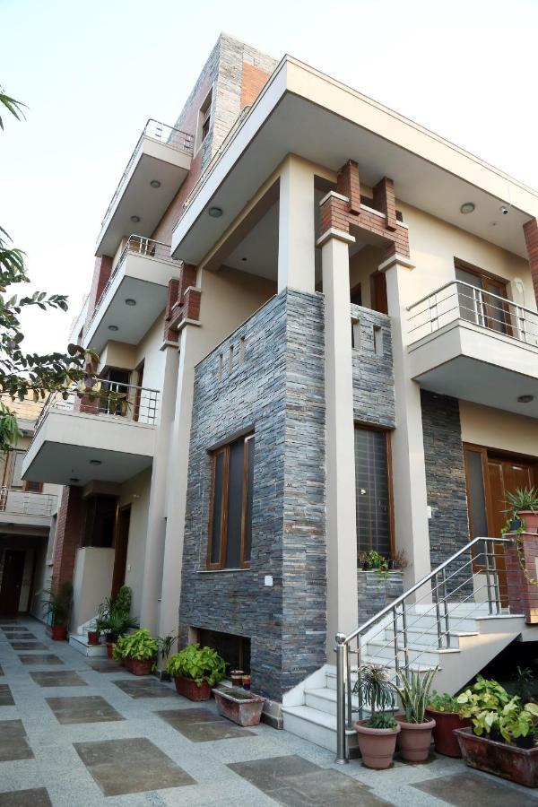 J P Residency Hotel Greater Noida Exterior foto